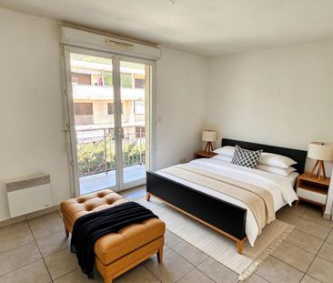 Location Appartement 3 pièces 58m² TOULON 83100 - Photo 2
