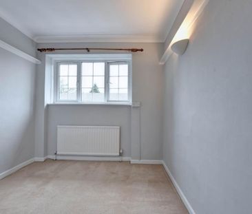 4 bedroom end of terrace house to rent - Photo 6