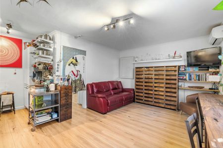 One-Bedroom Gem in Boutique Block - Photo 5