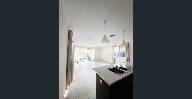 Vibrant Location – Convenient Lifestyle - Photo 1