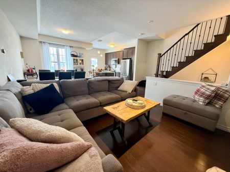 For Lease - 42 Bert Tait Lane, Whitchurch-Stouffville, Ontario - Photo 2