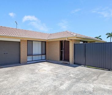 3 Bedroom in Ashmore, new floors, new appliance,new kitchen - Photo 5