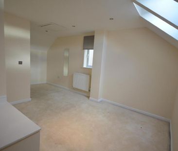 3 bedroom semi-detached house to rent - Photo 6