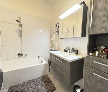 Top sanierte 2 Zimmer- Altbauwohnung! Zentrumsnah! - Photo 1