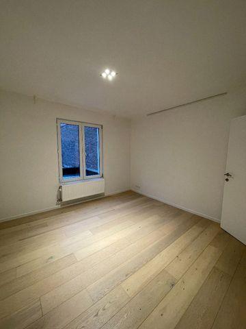 Ruime woning met 3 slaapkamers en 3 badkamers en open zolderkamer - Photo 4