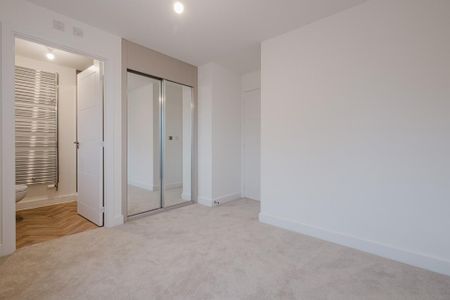 3 bedroom semi-detached house to rent - Photo 3