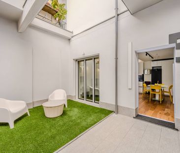 Elegant apartment with private courtyard in Turin centre - Photo 2
