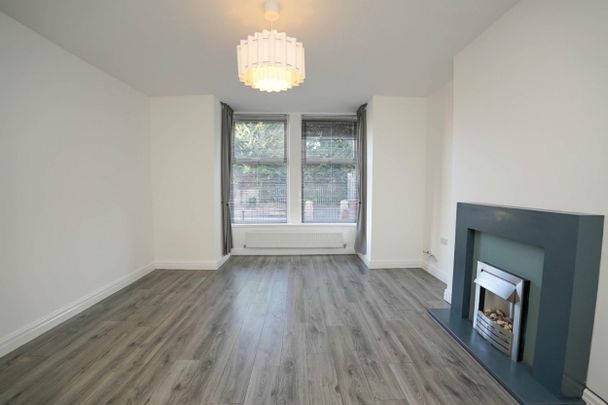2 bed Flat for Rent - Photo 1