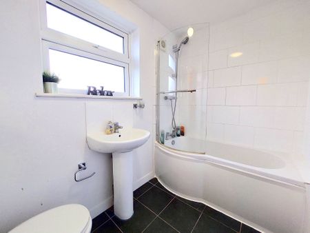 House to rent in Humphreys Road, Cambridge, CB4 2JR - Photo 3