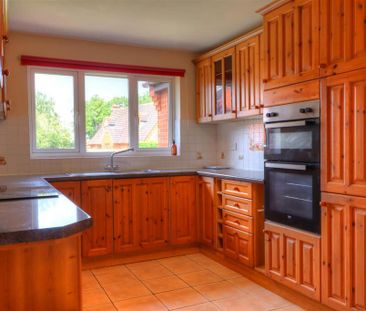 3 bedroom detached house to rent - Photo 4