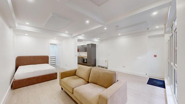 Studio to rent - Photo 1