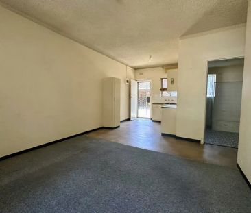 Lower level 2 bedroom unit in Norwood!! - Photo 3
