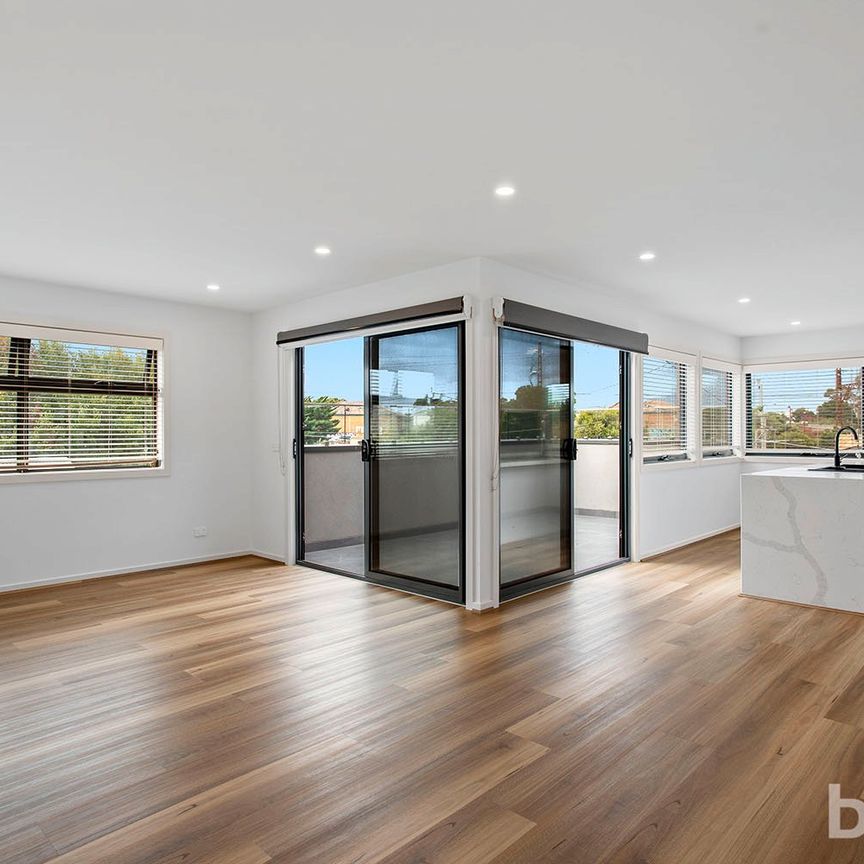 3 Bedrooms & 2 Bathrooms - Right in the Heart of Highett! - Photo 1