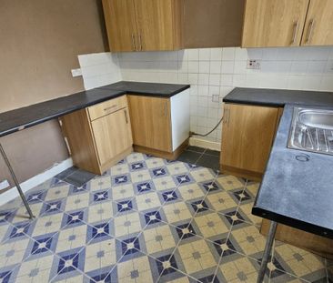 2 bed Terraced - To Let - Photo 4