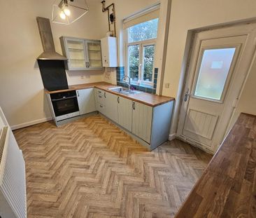 2 bedroom terraced house to rent - Photo 4