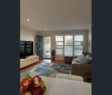 Freshwater Beach Furnished 2 Bedroom Unit - Photo 3