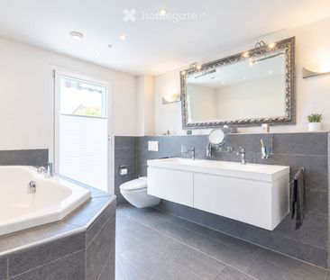 Charmantes 6.5-Zimmer-Einfamilienhaus in Lachen SZ – Idyllisches Wo... - Foto 5