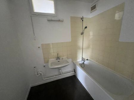 Location - Appartement T3 - 51 m² - Grand-Charmont - Photo 4