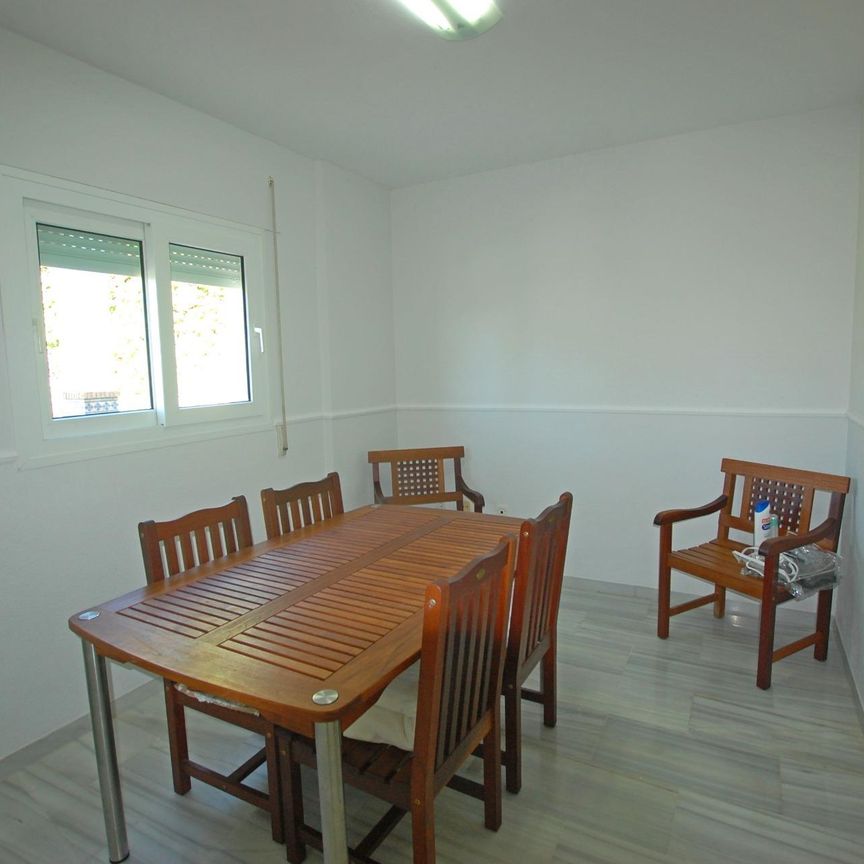 Chalet individual en urbanización de Alhaurín de la Torre – alh27jv2 - Foto 1