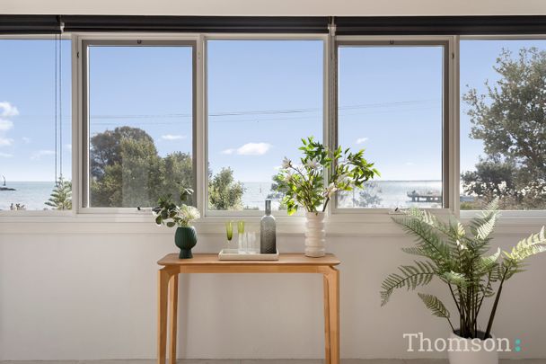 1A/12 Marine Parade ST KILDA - Photo 1