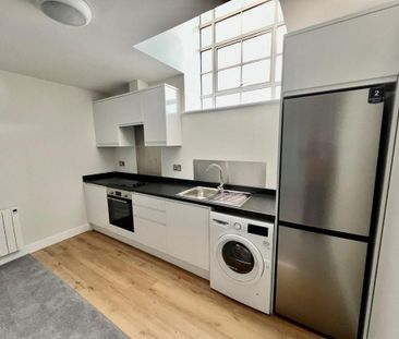 3 bedroom flat to rent - Photo 5