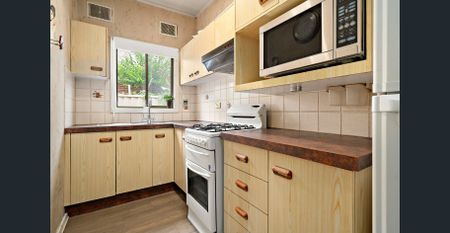 Family Home With Flexible Floorplan - Photo 5