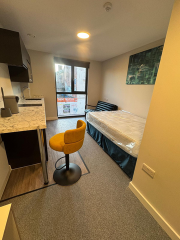 Studio to rent - Photo 2