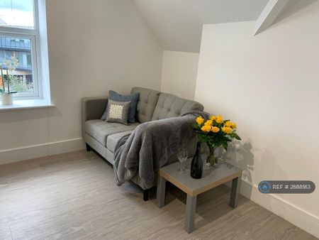 2 bedroom flat to rent - Photo 3