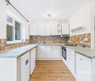 3 bedroom semi-detached house to rent - Photo 5