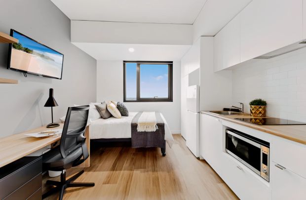 Signature Studio Apartment - Queen Bed - Photo 1