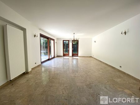 House - Photo 2