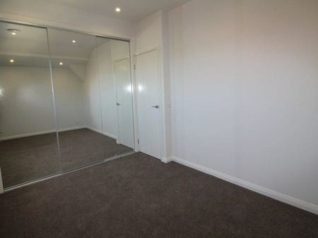 Beautiful Townhouse In The Perfect Location - Photo 2