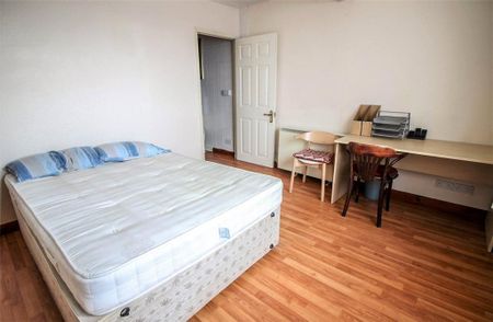 4 bedroom maisonette to rent - Photo 3