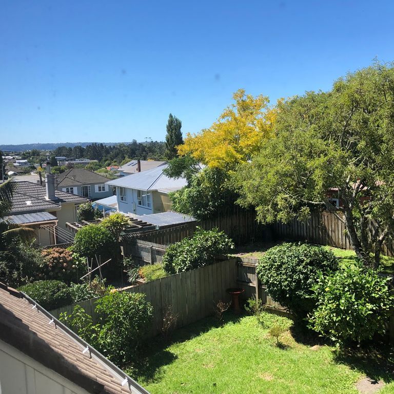 Point Chevalier - Photo 1