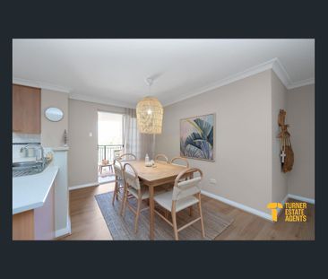 City vibes, modern comfort, unbeatable convenience - Photo 1