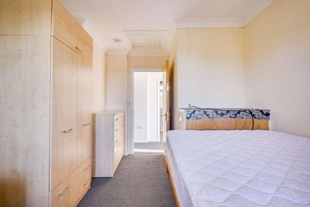 Warwick Road, Canterbury, CT1 - Photo 1