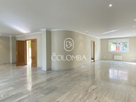 5 bedroom luxury Semidetached House for rent in Madrid, Spain - Foto 2