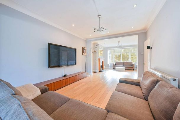 6 bedroom semi-detached house to rent - Photo 1