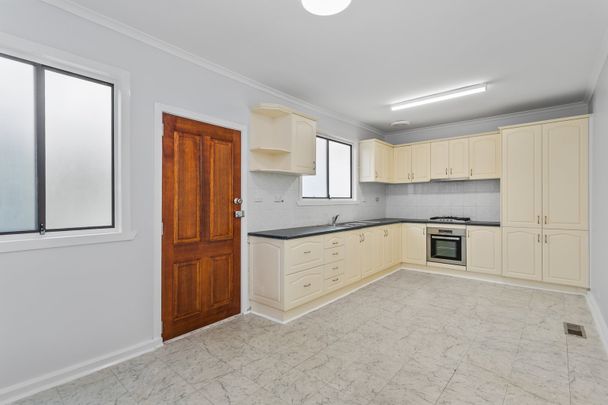 Spacious Living in a Prime West Footscray Location - Photo 1