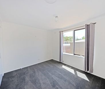 Five Bedroom House in Prime Wheelers Hill Location - Photo 6