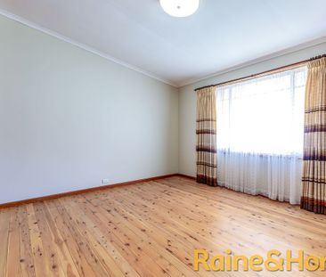 Charming Family Home - Photo 1