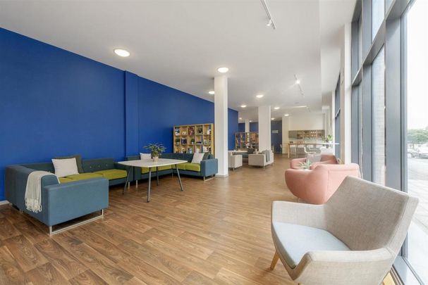 1 bedroom in a flat share to rent - Photo 1
