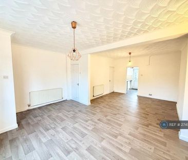 3 bedroom terraced house to rent - Photo 6