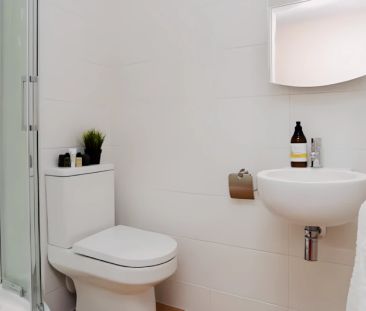 Classic Ensuite Ground Floor - Kentish House - Photo 1