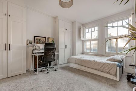 3 bedroom flat to rent - Photo 4