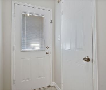 For Lease - 334 Sparrow Circle, Pickering, Ontario - Photo 6