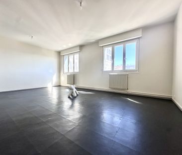 Location Appartement 4 pièces 80m² BEAUMONT 63110 - Photo 4