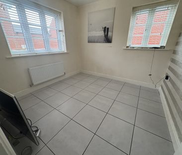 Violet Close, Northampton, Wootton - Photo 6