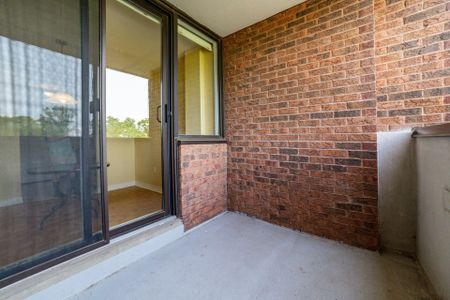 For Lease - 3501 Glen Erin Drive Unit# 311, Mississauga, Ontario - Photo 3