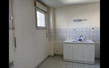 Location Maison 4 pièces 90 m² Le Magny - Photo 2
